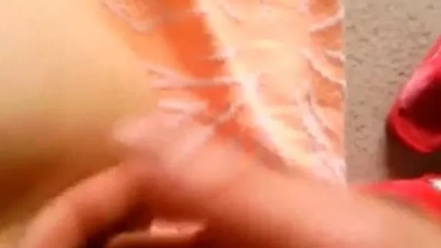 打完麻将直接和和士多店老闆娘激烈爆操~小孩都上幼稚园了~怎样浪叫都不会有人来打扰~