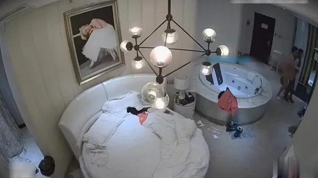 [Hotel Candid Photography] Après qu'une jolie fille aux longues jambes se soit fait baiser sauvagement par son petit ami avec une grosse bite, elle a enfilé un costume de marin pour augmenter le plaisir et se préparer à la bataille !!