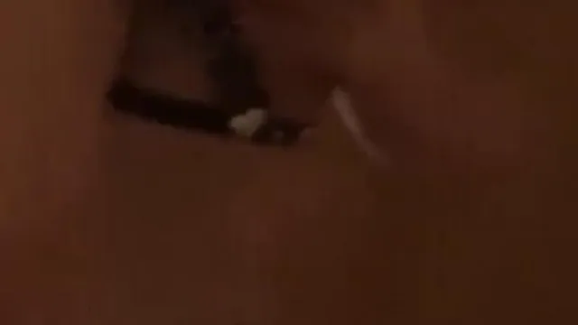 穿上新买的情趣睡衣~自拍影片给男友看~怎么流出了?!