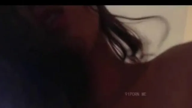 A melhor enfermeira com seios grandes tem temperamento de celebridade e é muito linda. É gostoso ser fodida. Sua bucetinha está tão molhada e ela geme alto.
