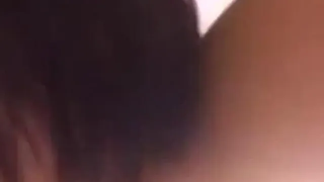 O jovem casal de estudantes é muito bom em...