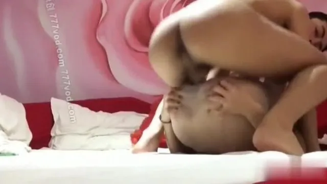 穿性感肉色丝袜就是欠人家撕开的!!!