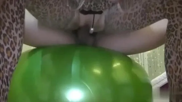 [本土有声唷]对白超淫蕩的母子乱伦!被插还夸奖儿子好棒 ~鸡巴越来越硬!