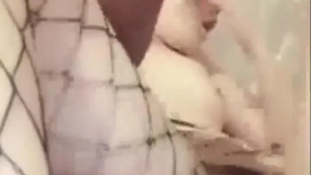 漂亮女主播受不了要炮友赶快射