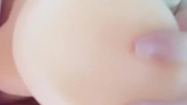 Le selfie de la pure beauté du ventre est très tentant