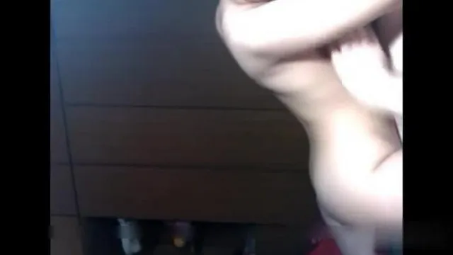 身材不错的小情侣自拍 坐在男友身上不短扭动美腰