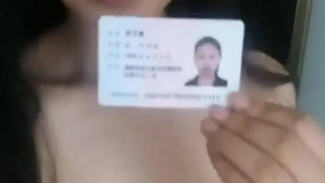 最近很夯的新裸条!! 正妹用鲜嫩桐体视频做抵押!!(9)