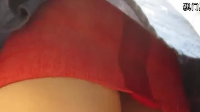 真?偷拍神人!!高级相机在手 石榴裙下的任何秘密一个都不漏! 17