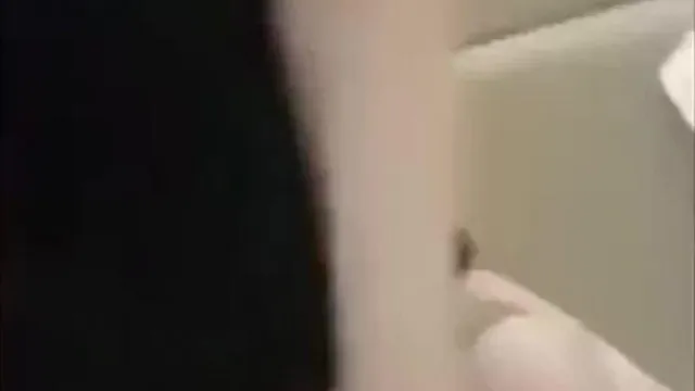 Я очень хочу, чтобы меня трахнули орально или кончили на лицо. Все, что мне нужно сделать, это позвонить по телефону и заказать еду на вынос.