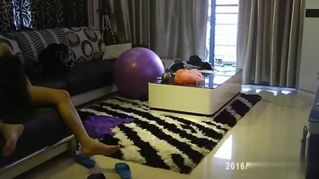 [本土精选!] 把健身球当作性爱道具一起使用! 坐檯小姐快感如潮水袭来