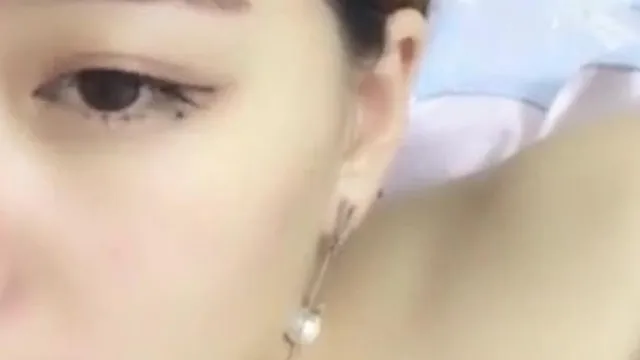 妹子很淫蕩不停自拍奶子也挺大