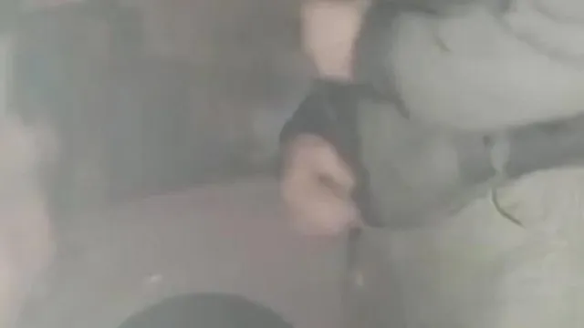 [精选直播!]变态正妹和两位阿伯在路边打野砲! :我都不知道自己经历了甚么