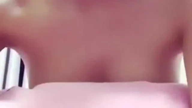 女主播与包皮男互玩性器还找妹妹一起来!
