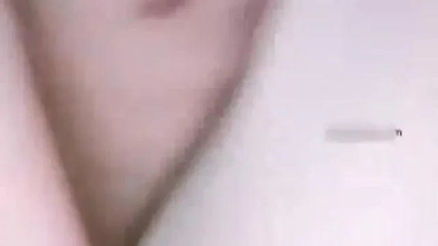 气质女孩自拍%%:你看把我这骚B干得春心蕩漾的