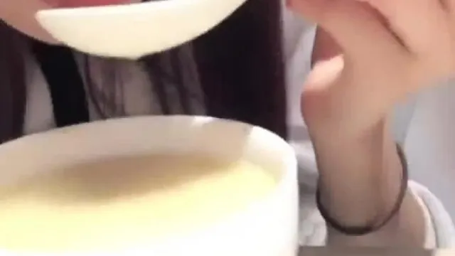 女女相互交叠爱液交织！樱桃小嘴互相慰藉的样子很鹹溼：双头龙也无法满足５