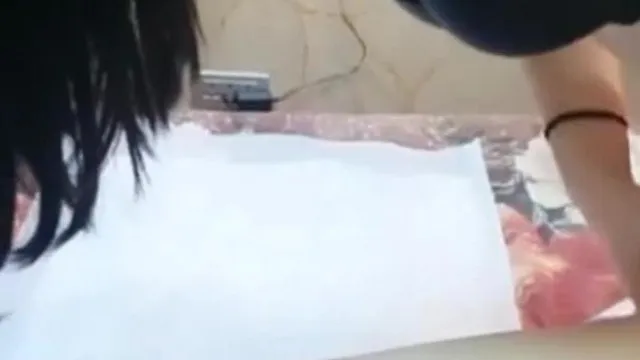 原来不只酒店妹会用逼逼抽菸跟灌酒..