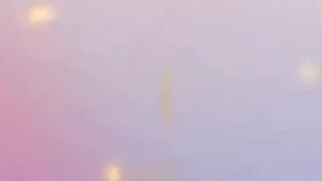 脱去性感睡裙露出翘起的大乳头另人超酥麻!