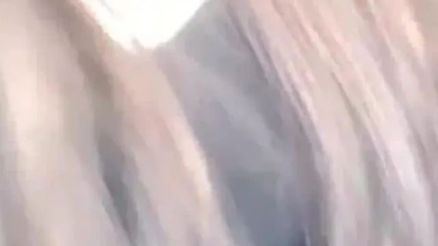 野性十足的女人静静勾引小胖路边车震，就算鸡鸡小的可怜也加减用