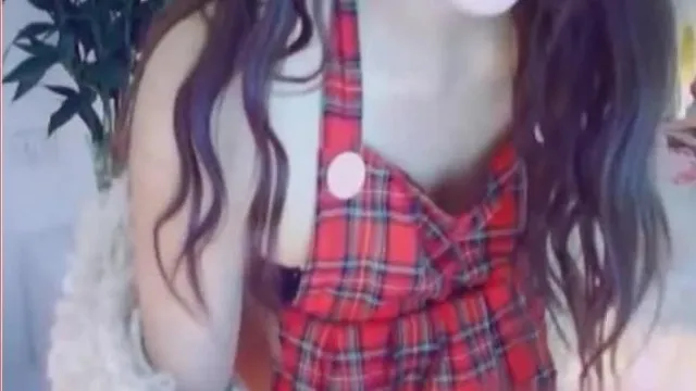 有着不输偶像的脸蛋又超敢秀! 但最美丽事物总一瞬而逝