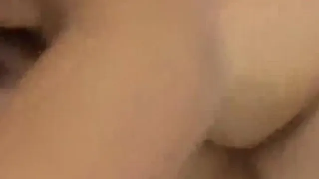 Peu importe si vous le faites à Fat Brother pour de l'argent. Diffusion en direct de sexe en bouche de célébrités sur Internet.