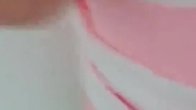 停车场看到女人就扑上去! 往下一摸发现原来连内裤都没穿..