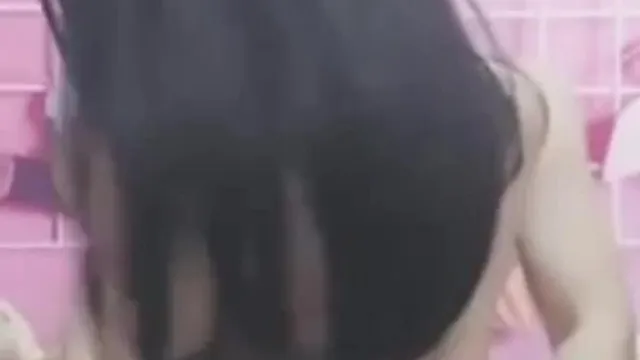 乱交一家の娘が「潮吹きちゃう～血が出ちゃう！」と絶叫。