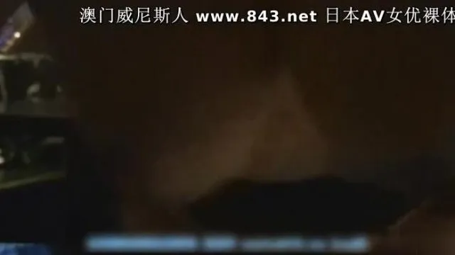 怎么麦克风握一握开始热热的…只好开始吸吸吐~吸吸吐~