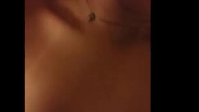 青春的肉体！性慾超高的白虎黑奶头萝莉与男友做爱！