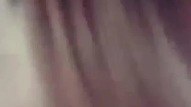 [精选直播!]正妹半夜在外陪乾爹车震又洒尿 想买iPhone总是要给干的