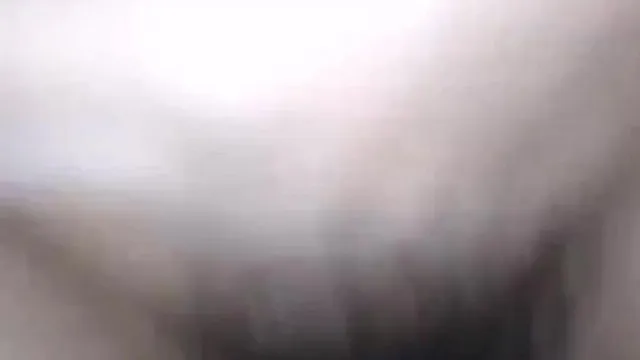 勾搭司机车震完下车到路边继续干到腿软了