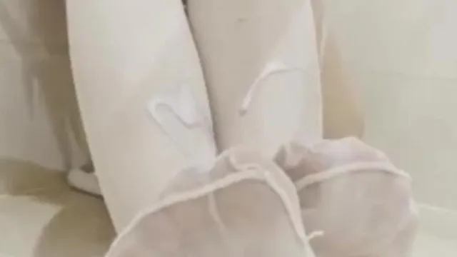 黄色睡衣下蕴含着猥亵内心的猫姓少女 (2)