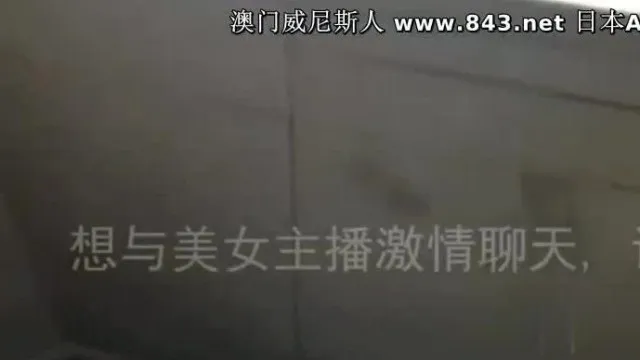 妈我出运了！搭火车被对面骚妹狂诱惑 下一秒逼我厕所%%...精尽人亡!!