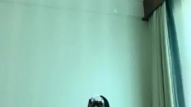 La petite sœur qui a l'air simple à l'extérieur, mais qui est extrêmement érotique à l'intérieur, est même allée jouer avec Xiao Wang dans le dos de son petit ami tout l'après-midi aujourd'hui !!