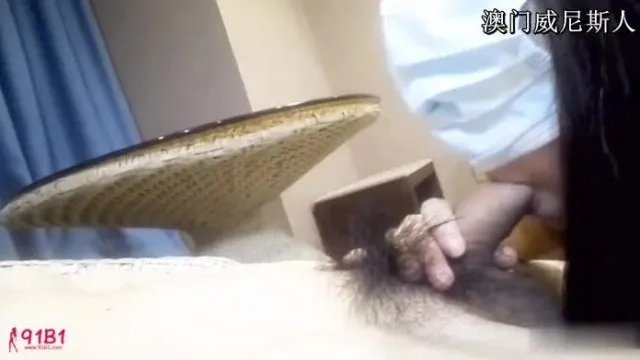 [黑丝袜的诱惑] 丰满少妇很久没享受爱爱的乐趣~约了精瘦男子来洩洩慾~终于喝到新鲜的豆浆惹~