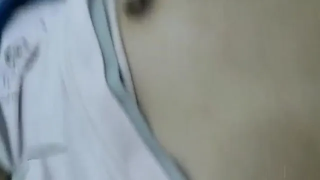 女同事哭著配合抽插節奏 幹的好舒服