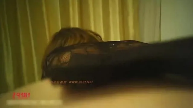 168cm美少女车模床上挑逗~小操货被玩到受不了了~