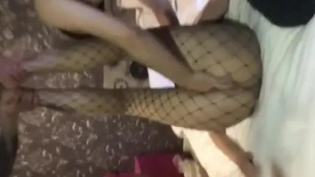 3P玩出新境界 爆操淫蕩蜜臀3P鱼网袜女神 前后撞击猛烈抽插 挑逗G点疯狂高潮 疯狂爆操1小时 高清完整版