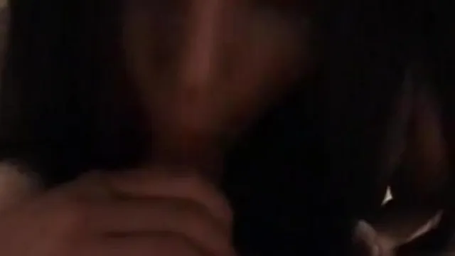 蕩妇都那么舔的那个给力  不好好插会很对不起她