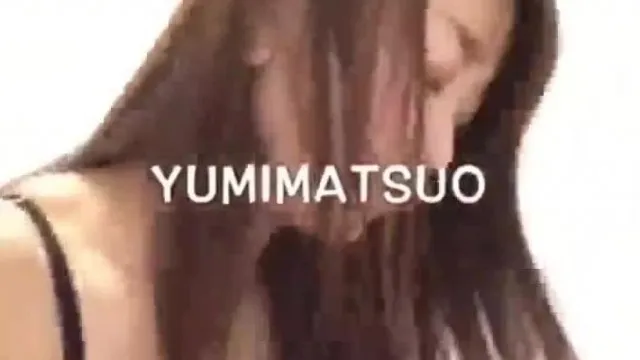 [日本] 巨乳人妻慾求不满~把自己偷情的影片拍下来~表情好像很享受~
