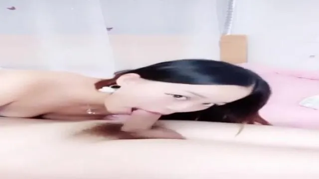 A transmissão ao vivo de pau comendo pelo âncora paquerador. Se você não consegue estragar tudo, então eu te darei meu pau.