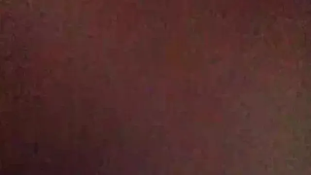 ｢请临兵掩护我!｣大眼主播儿童公园自慰吃鸡!!有路人还继续吃