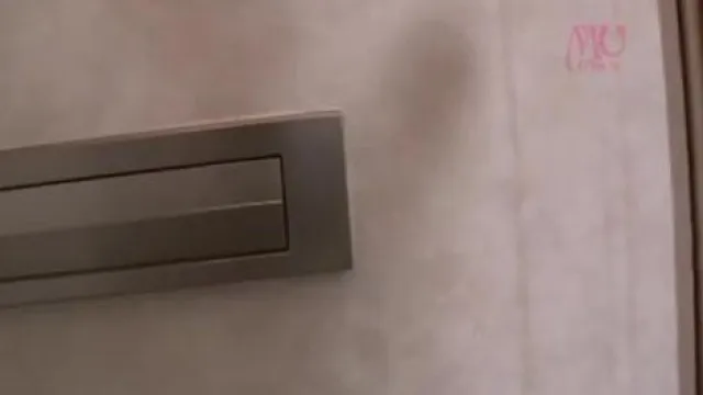 Una esposa amateur que quiere engañar a su marido en secreto... A 10 minutos a pie de casa ``Encantado de conocerte...'' Un estudiante universitario que vive solo ``Tiene viento'' ``Sin condón...
