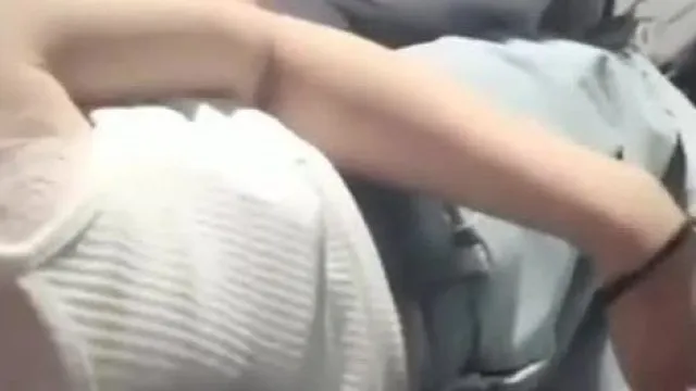 想喝奶茶吗~和乾爹一起去血拚~还没到目的地直接在车上玩起来~