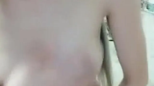 极品萝莉女神与幸运粉丝激情爱爱~爱爱的代价就是会变成精华视频!!