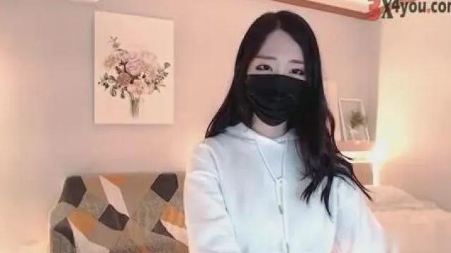 [韩国] 原来主播是小新迷!!正妹主播直接把大型小新娃娃拿来操~