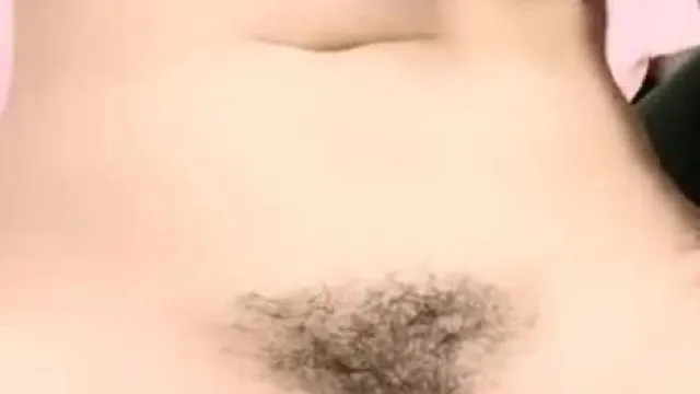 双马尾眼镜妹下海裸聊~有着未成年般的颜值!!令人想犯罪~
