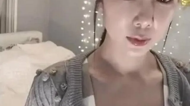 [韩国] 轻熟女在线陪小哥哥聊色~不时让奶奶出来见客人~