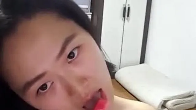 [韩国] 贤妻良母也下海兼差色聊~成熟韵味脱衣诱惑线上单身处男!!