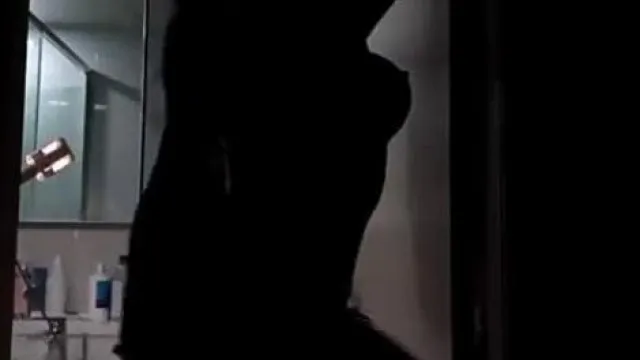 [韩国] ?我是谁？?脱掉内裤的美乳主播！