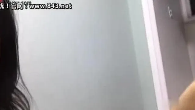 [韩国] 脱衣玩狗狗~到底狗狗还是奶子才是重点呢?